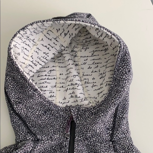 SOLD Lululemon Scuba Hoodie Size 6 - Picture 7 of 14